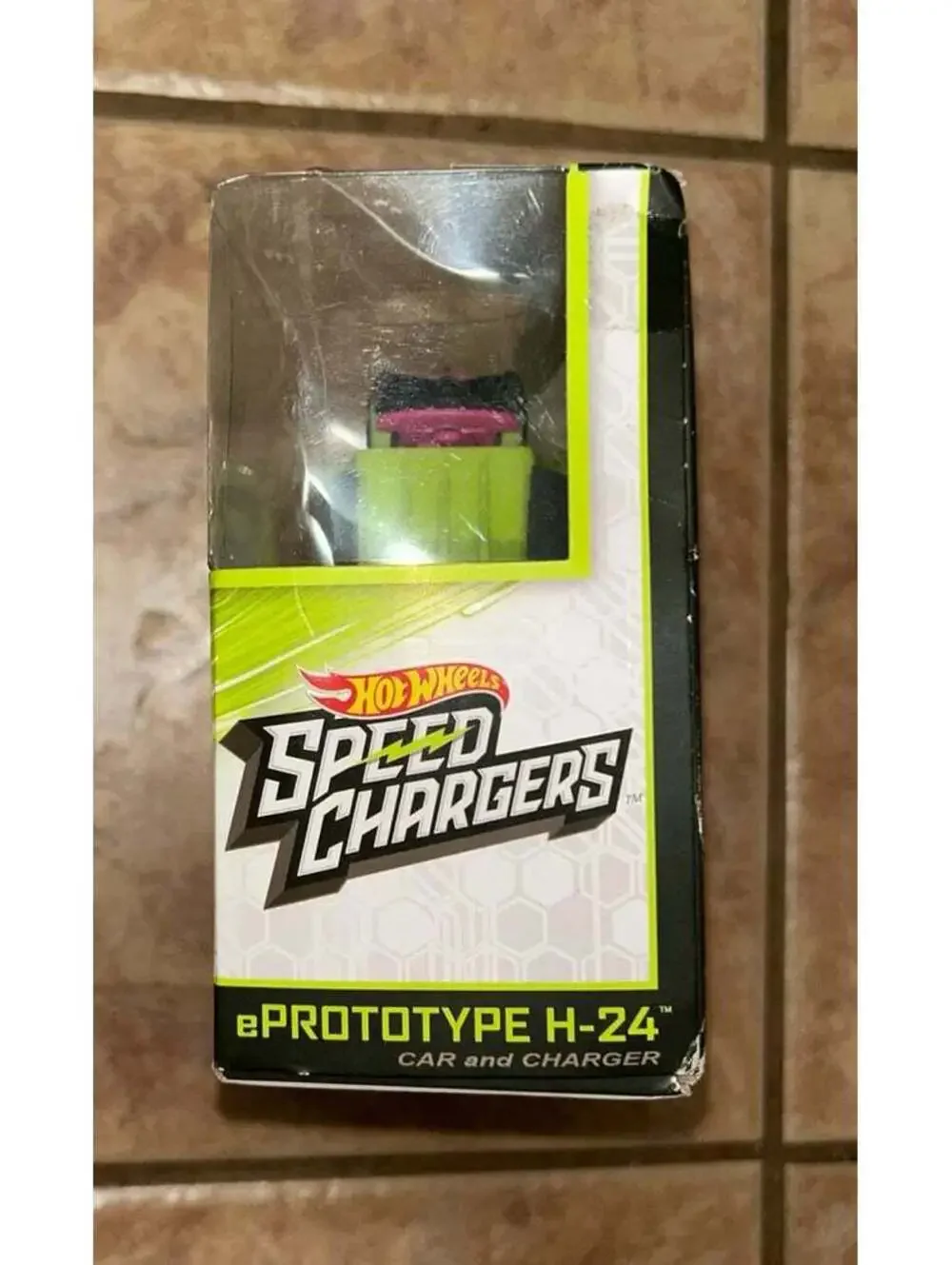 Hot Wheels Speed Chargers ePrototype H-24 Car & Charger New Sealed Damaged Box